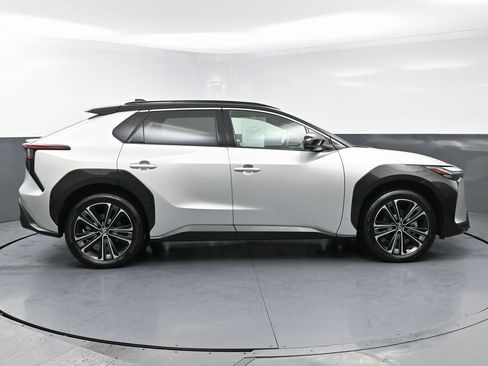 Used 2023 Toyota bZ4X Limited image 8