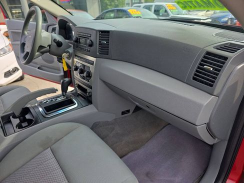 Used 2005 Jeep Grand Cherokee Laredo AWD/4WD image 14