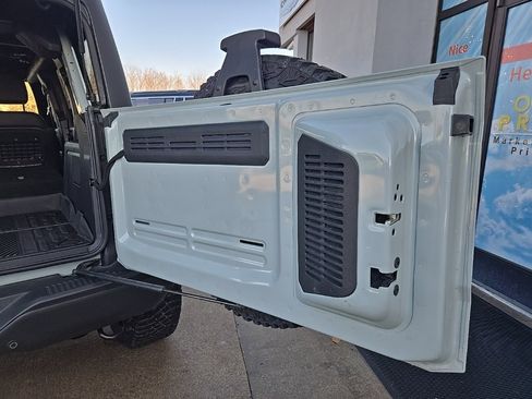 Used 2023 Ford Bronco Badlands w/ Sasquatch Package image 95