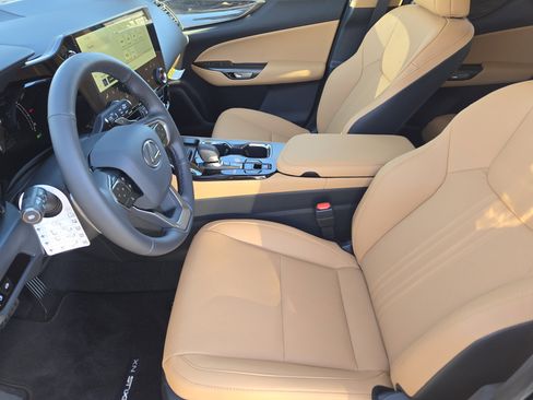 New 2026 Lexus NX 350h FWD w/ Cold Area Package image 9