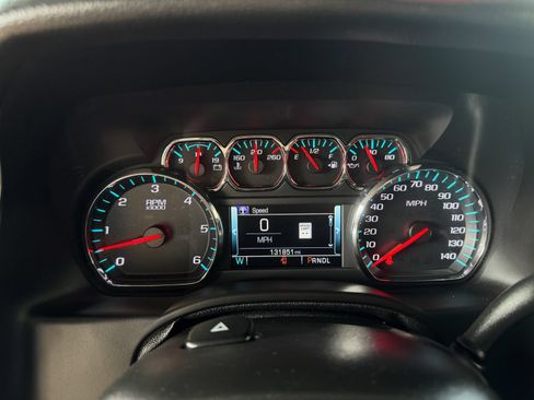 Used 2018 Chevrolet Suburban Premier RWD image 37
