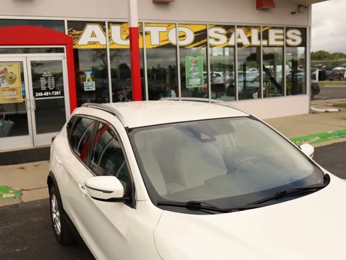 Used 2021 Nissan Rogue Sport SV FWD image 55