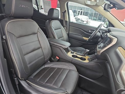 Used 2018 GMC Acadia Denali w/ Technology Package AWD/4WD image 10