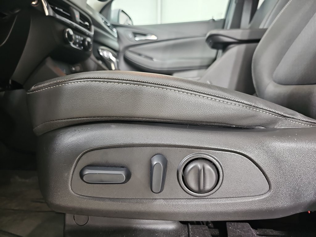 Certified 2024 Buick Encore GX Preferred w/ Comfort Package FWD image 34
