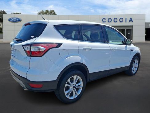 Certified 2017 Ford Escape SE FWD image 4