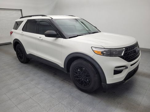 Used 2021 Ford Explorer XLT w/ Equipment Group 202A RWD image 11