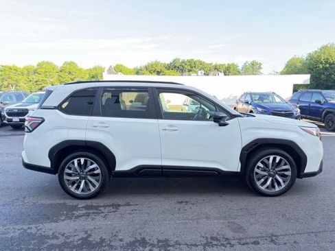 Used 2025 Subaru Forester Touring AWD/4WD image 5