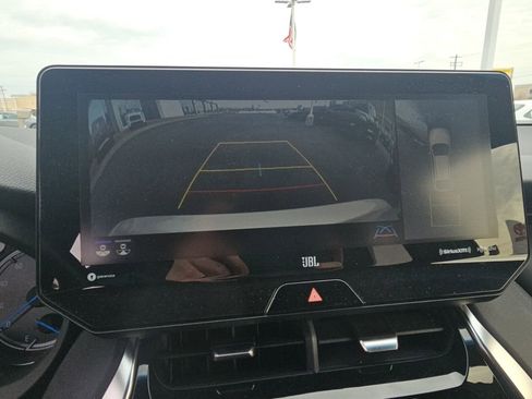 Certified 2021 Toyota Venza Limited w/ Advanced Technology Package image 17