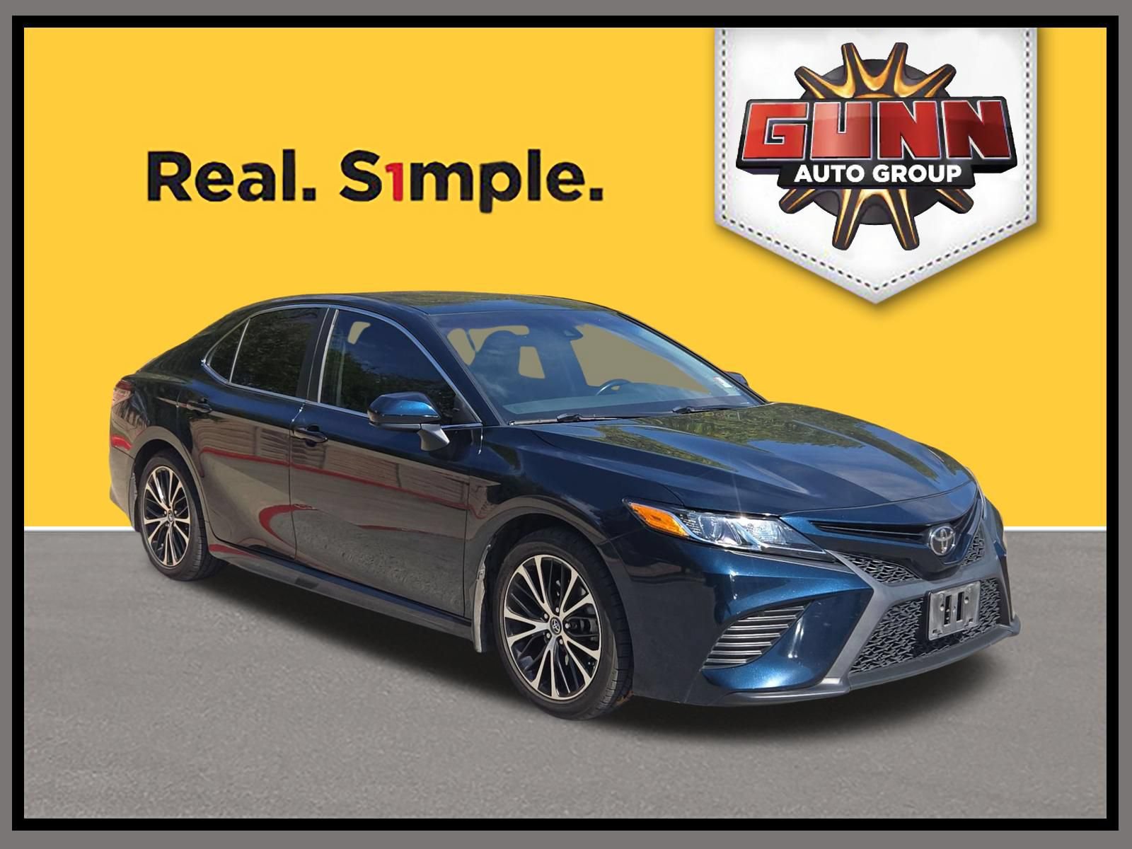 Used 2019 Toyota Camry SE FWD image 1