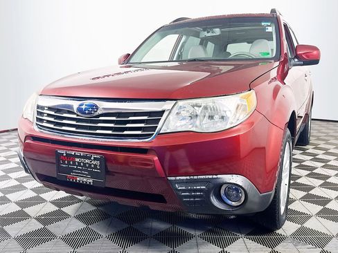 Used 2010 Subaru Forester 2.5X Limited image 3
