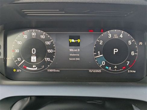 Used 2025 Land Rover Discovery Sport S image 8