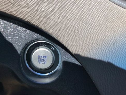 Used 2017 Hyundai Santa Fe SE image 28