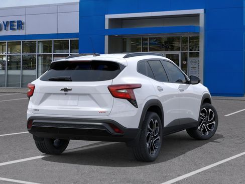 New 2026 Chevrolet Trax RS w/ Sunroof Package FWD image 28