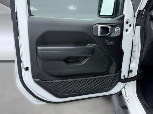 Used 2021 Jeep Gladiator Sport AWD/4WD image 21