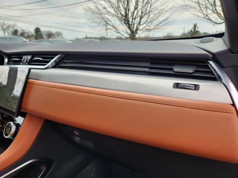 New 2026 Jaguar F-PACE R-Dynamic S image 11