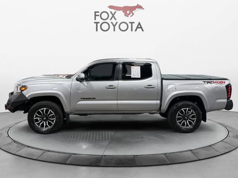 Used 2021 Toyota Tacoma TRD Sport image 3