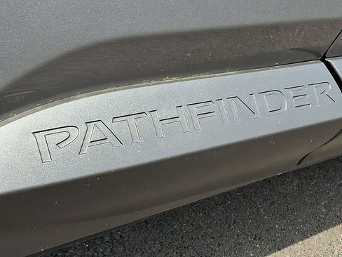 Certified 2023 Nissan Pathfinder SL image 33