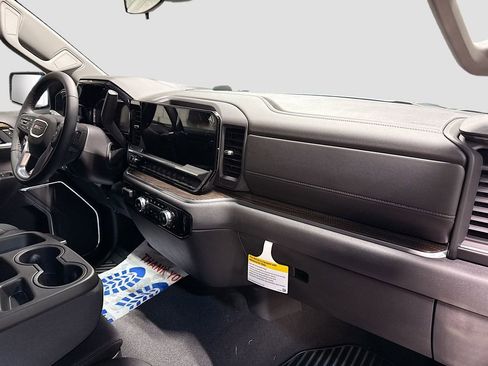 New 2026 GMC Sierra 1500 Elevation image 29