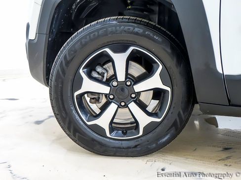 Used 2019 Jeep Renegade Trailhawk w/ Cold Weather Group II AWD/4WD image 12