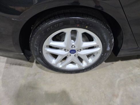 Used 2014 Ford Fusion SE FWD image 19