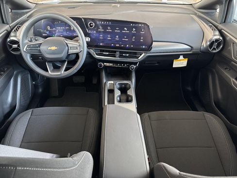 New 2026 Chevrolet Equinox EV LT image 14