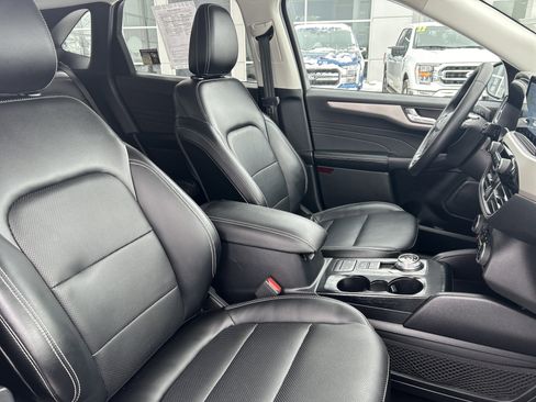Used 2022 Ford Escape SEL image 8