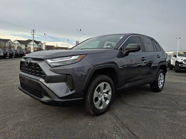 Used 2023 Toyota RAV4 LE FWD image 3