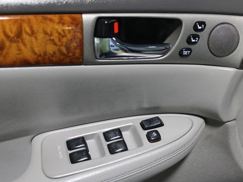 Used 2005 Lexus ES 330 FWD image 9
