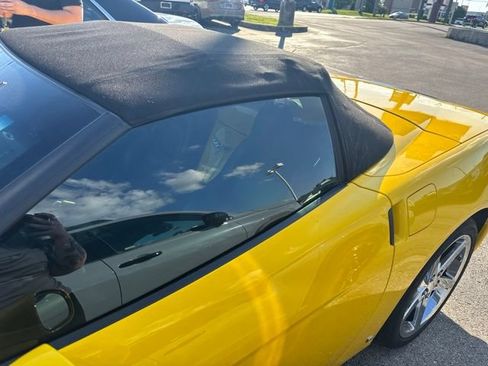 Used 2006 Chevrolet Corvette Convertible w/ Preferred Equipment Group RWD image 8