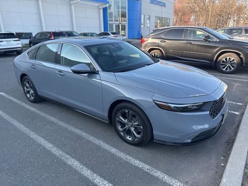 Used 2023 Honda Accord EX-L image 5