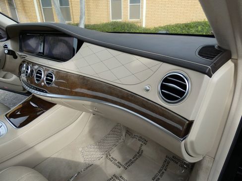 Used 2014 Mercedes-Benz S 550 Sedan image 34