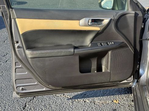Used 2016 Lexus CT 200h FWD image 8