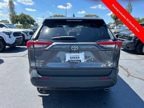 Used 2025 Toyota RAV4 XLE w/ Convenience Package FWD image 18