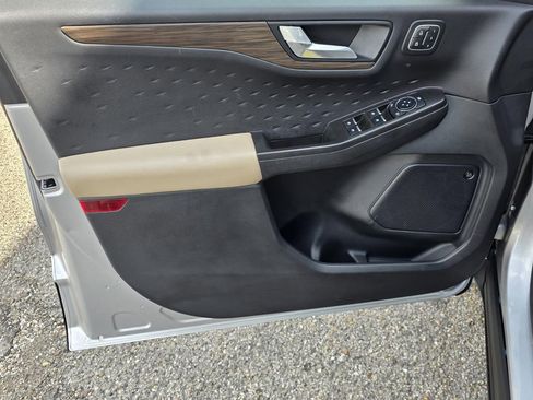 Used 2020 Ford Escape Titanium w/ Titanium Premium Package 2.0 image 38