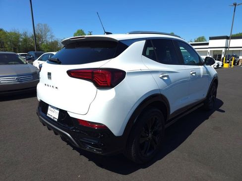 Used 2025 Buick Encore GX Sport Touring image 5