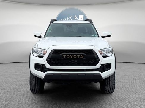 Used 2023 Toyota Tacoma Trail Edition w/ Trail Edition image 9