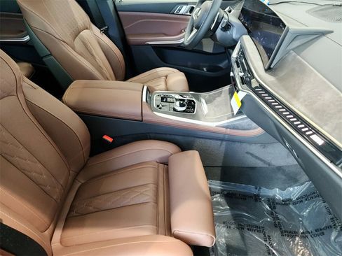 New 2025 BMW X7 M60i image 24