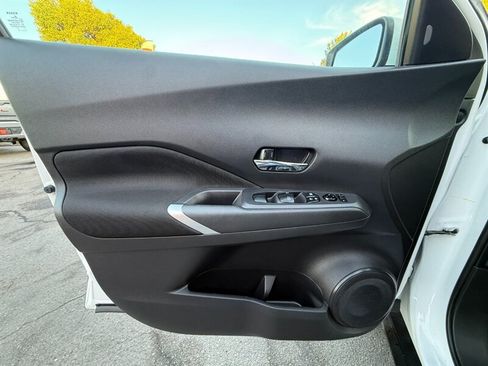 Used 2022 Nissan Kicks SV FWD image 19