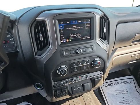 Used 2023 Chevrolet Silverado 1500 Custom AWD/4WD image 23