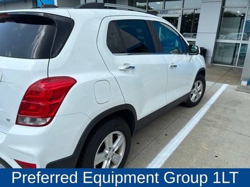 Used 2017 Chevrolet Trax LT w/ LT Convenience Package FWD image 5