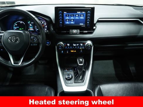 Used 2021 Toyota RAV4 XLE Premium image 16