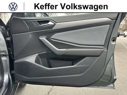New 2026 Volkswagen Jetta SE FWD image 30