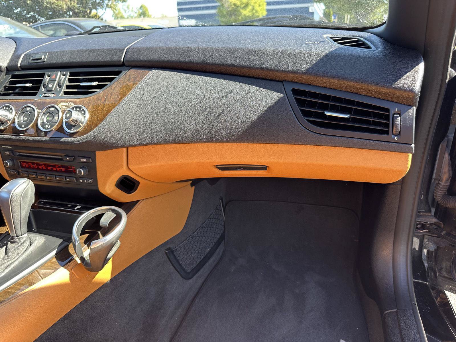 Used 2011 BMW Z4 sDrive30i RWD image 16