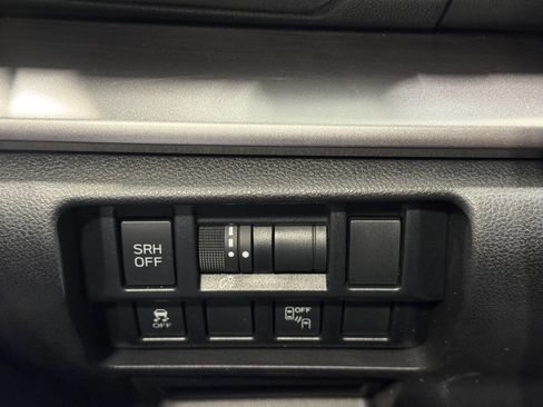 Used 2019 Subaru Crosstrek 2.0i Limited w/ Moonroof Package w/Navigation image 28