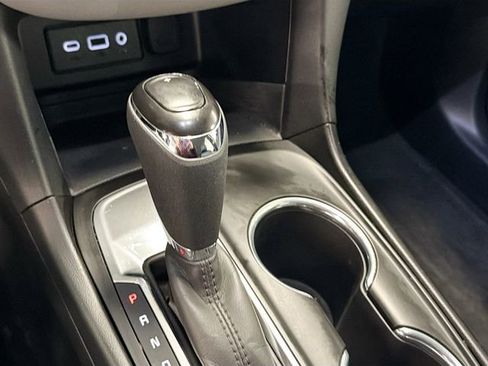 Used 2019 Chevrolet Equinox LS image 16