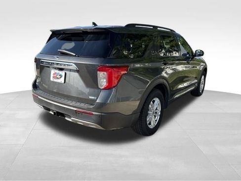Used 2020 Ford Explorer XLT w/ Equipment Group 202A AWD/4WD image 7