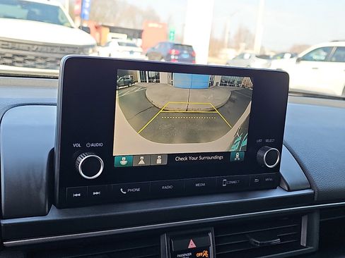 Used 2025 Honda Pilot Sport image 19