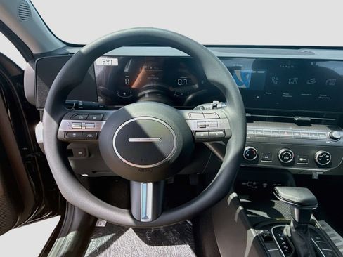 New 2027 Hyundai Kona SE FWD image 8