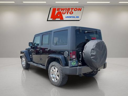 Used 2013 Jeep Wrangler Unlimited Sahara w/ Connectivity Group AWD/4WD image 3