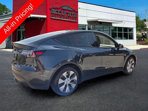 Used 2024 Tesla Model Y Long Range RWD image 5